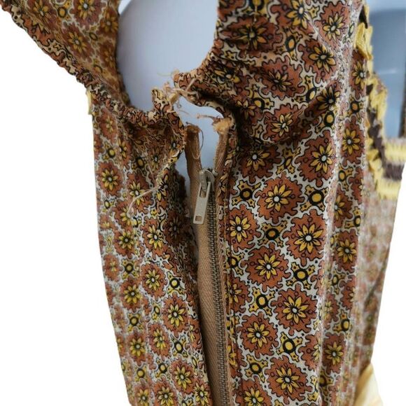 Vintage Floral Cottagecore Prairie Dress with Matching Ties | Circa 1940s-1950s - Picture 4 of 4